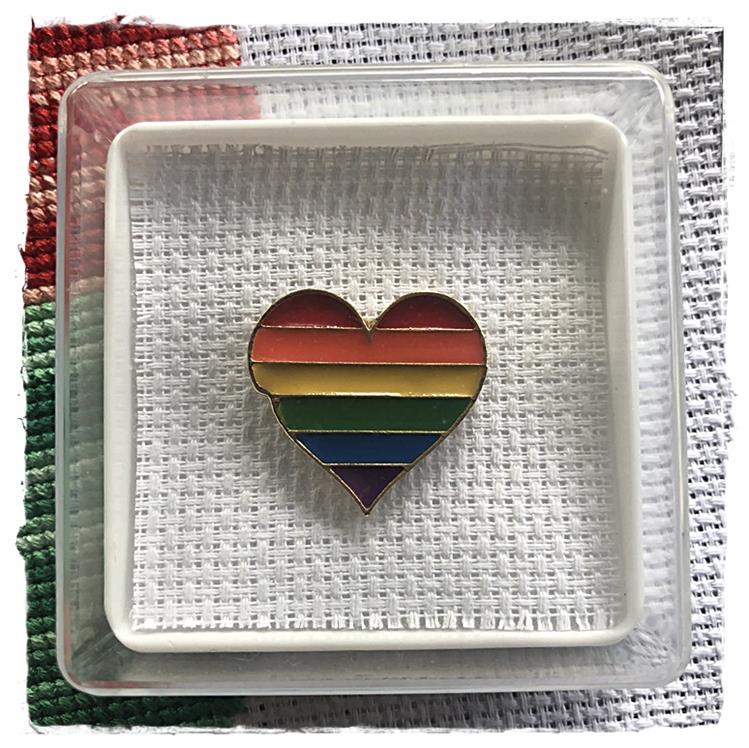 Magnetic Needle Minder Rainbow Heart