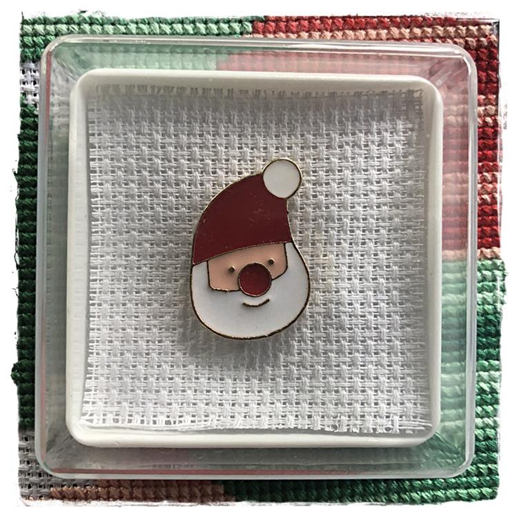 Magnetic Needle Minder Santa Claus
